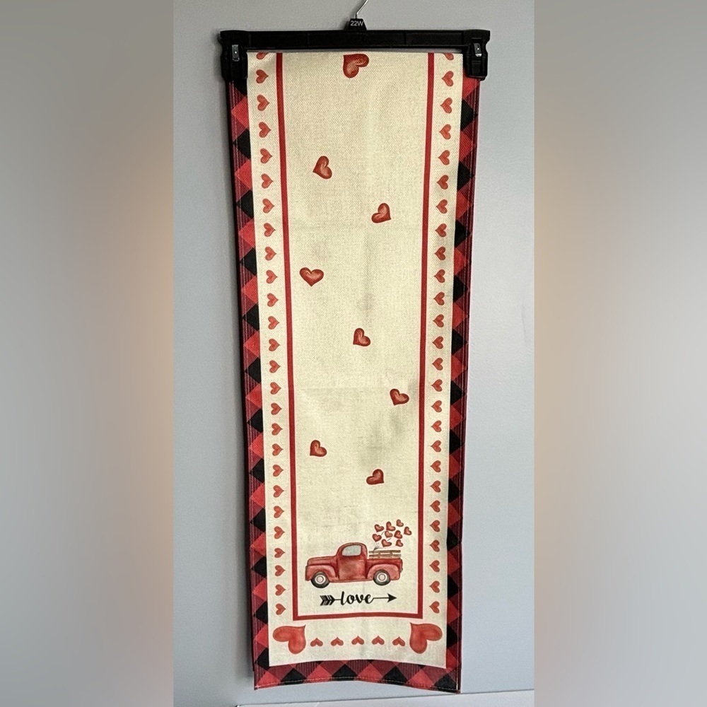 TABLE RUNNER (LOVE, TRUCKS, HEARTS)